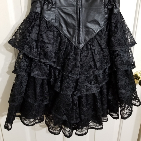 Vintage leather and lace dress - Picture 6 of 7